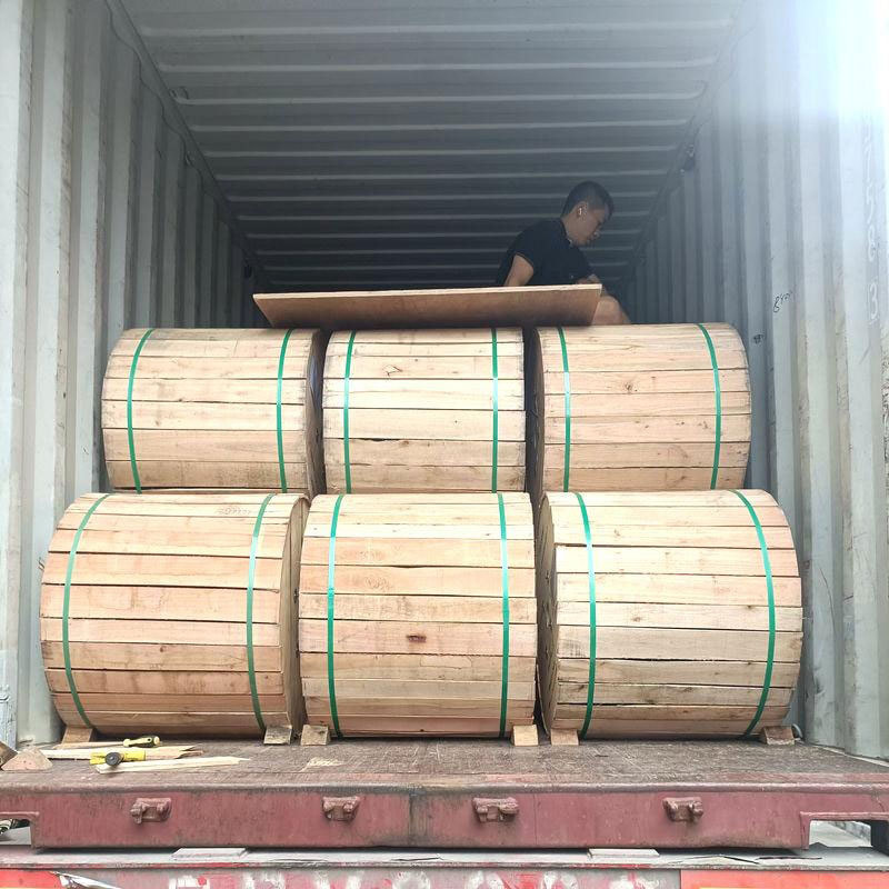 Packaged cable reels